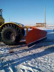 Фото: Отвал (лопата)  для снега на трактора Кировец