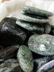 Фото: Банный камень нефрит