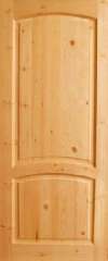 Фото: Двери из массива сосны для дачи