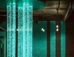 Фото: Воднопузырьковая колонна,  пузырьковая колоннада