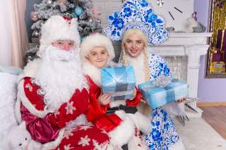 Объявление с Фото - Поздравление Дедушки мороза и Снегурочки