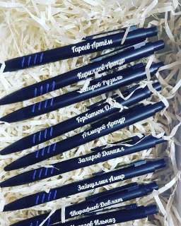 Фото: Именные ручки для учеников