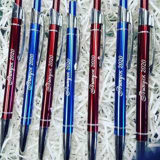 Фото: Именные ручки для учеников