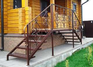 Фото: Крыльцо / Лестница в Тюмени: из бетона, металла