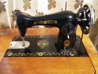 Фото: Швейная машина ПМЗ со столом