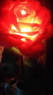 Фото: Светильник-цветок из изолона