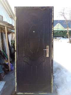 Фото: Дверь железная с замком и коробкой