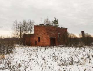 Фото: Нежилое кирпичное здание в с. Мелешино