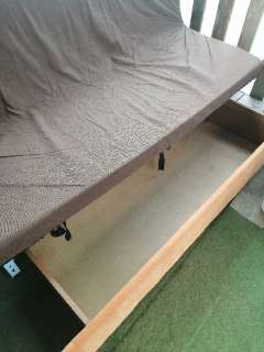 Фото: Диван-кровать с ящиком для хранения