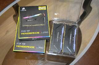 Фото: Оперативная память CORSAIR Vengeance RGB Pro DDR4(