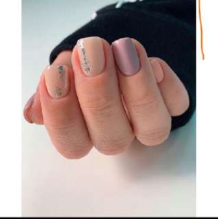 Фото: Мастер по наращиванию ногтей, покрытие гель лаком