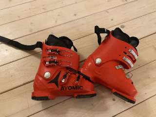 Фото: детские горнолыжные ботинки Atomic 21,0-21,5см