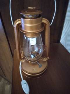 Фото: Ретро лампа керосиновая и электрическая
