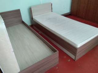 Фото: Кровать с матрасом