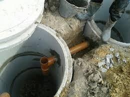 Фото: Монтаж канализаций из бетонных колец