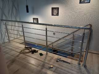 Фото: Лестницы и ограждения из нержавеющей стали