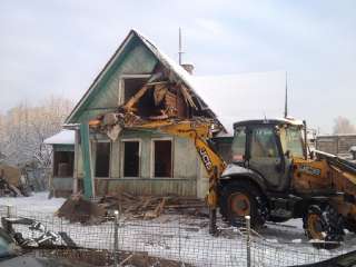 Фото: Демонтаж  аварийных дачных домов,пристроек