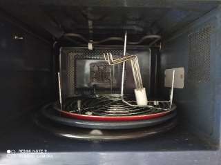 Фото: Микроволновая печь Samsung CE118 KFR