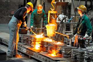 Фото: работа в металлургической отрасли