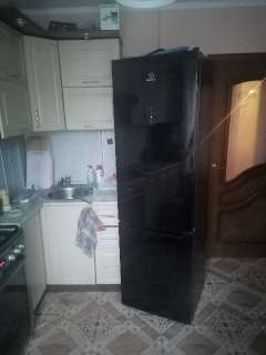 Фото: Почти новый холодильник  INDESIT DF 5200 B