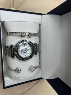 Фото: Женские Часы с 2-мя браслетами