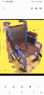 Фото: 2 инвалидные  коляски