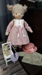 Фото: Вальдорфская кукла ручной работы с набором одежды