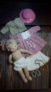 Фото: Вальдорфская кукла ручной работы с набором одежды