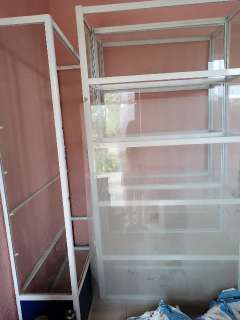 Фото: Витрины холодильные, витрины стеклянные, полки дер