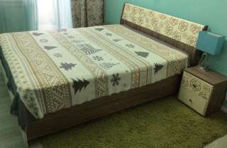 Фото: 2х-спальный гарнитур (кровать,две тумбочки)