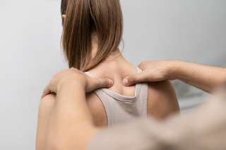 Фото: Мануальный массаж спины