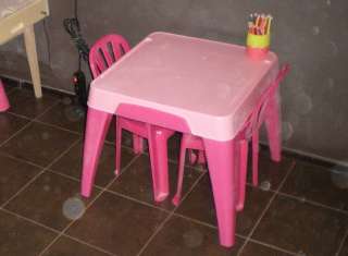 Фото: Детский столик + 2 стульчика