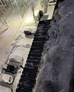 Фото: Чистка балконов от снега и наледи. Работаю 24/7.