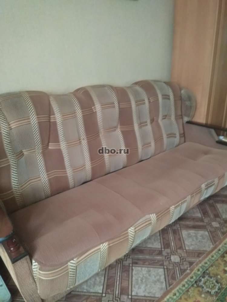 Фото: Мебель,диван,б/у цвет коричневый.