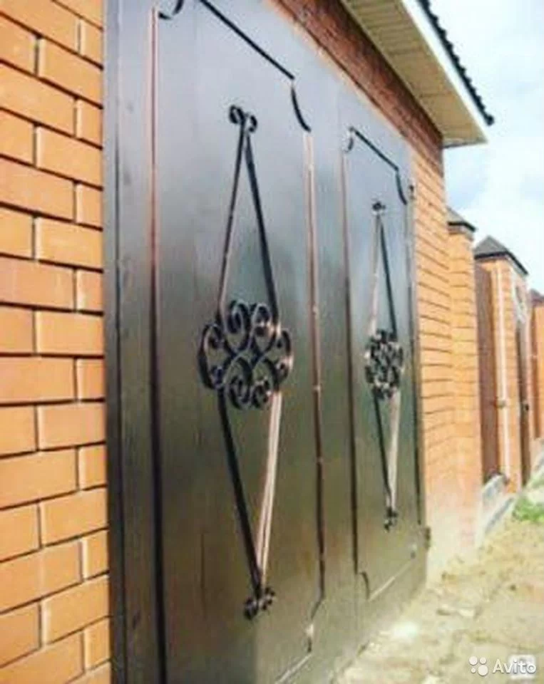 Фото: Ворота и двери (металлические) на заказ
