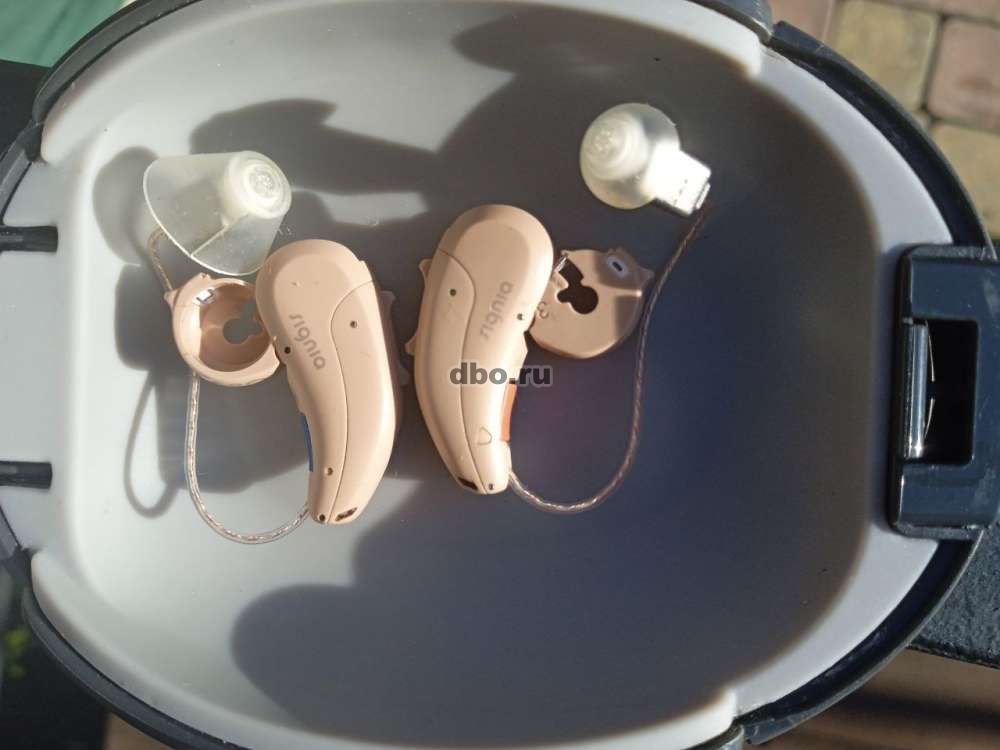 Фото: пара слуховых аппаратов  Signia 2px