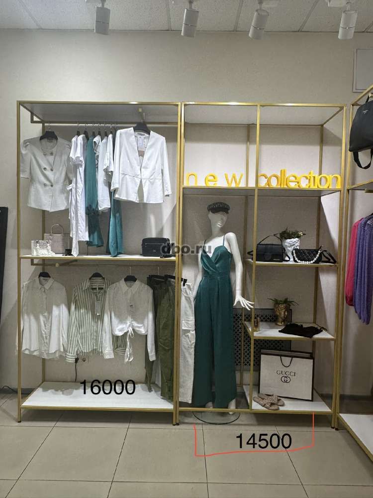 Фото: торговое оборудование для магазина одежды