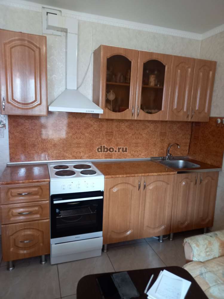 Фото: Кухонный гарнитур  в комплекте  панель,вытяжка